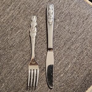 Vintage Oneida Children's Stainless Knive & Fork Set with Bunny Design ❤️